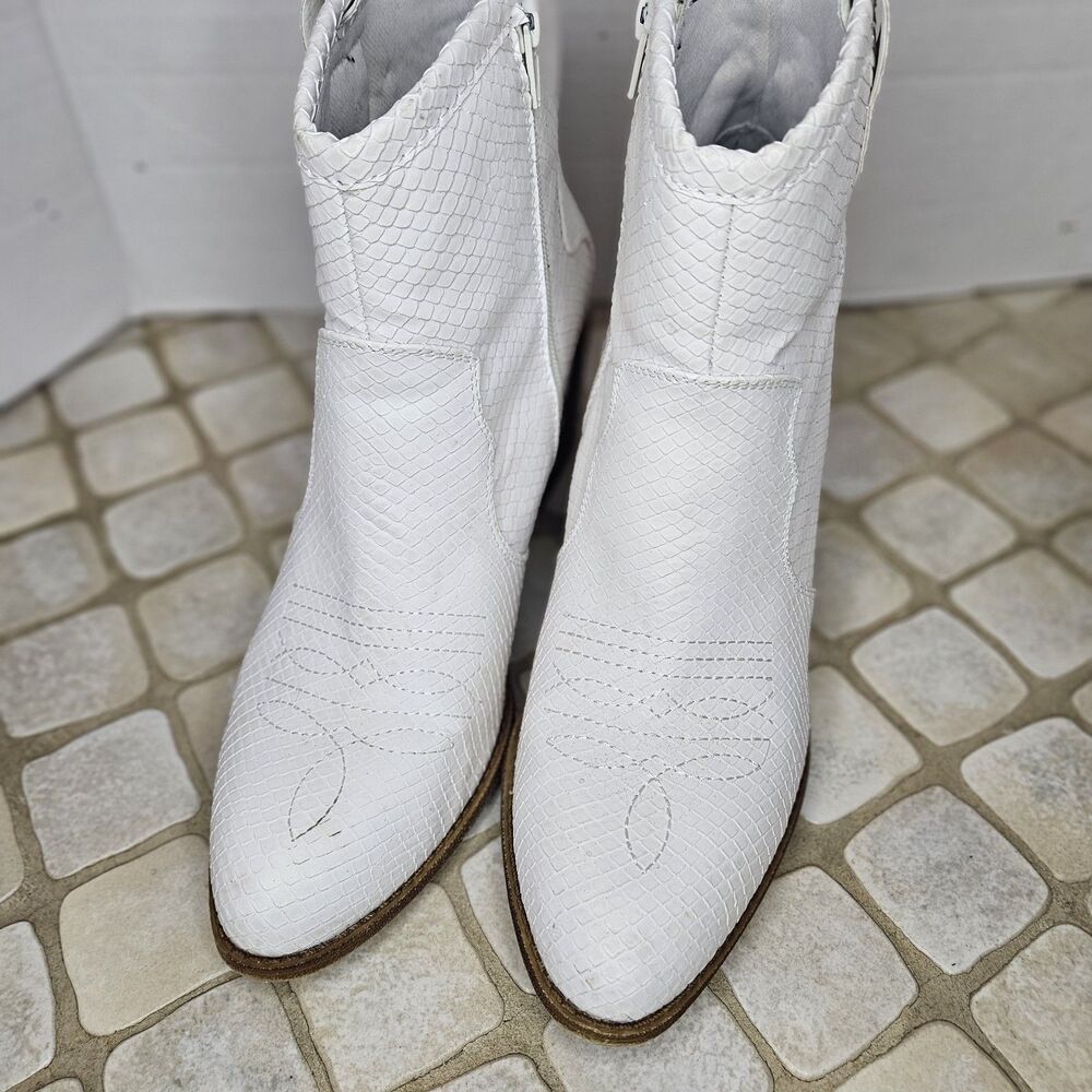 Dirty Laundry Unite White Snakeskin Ankle Short Cowgirl Western Booties Size 9.5 - Picture 10 of 13